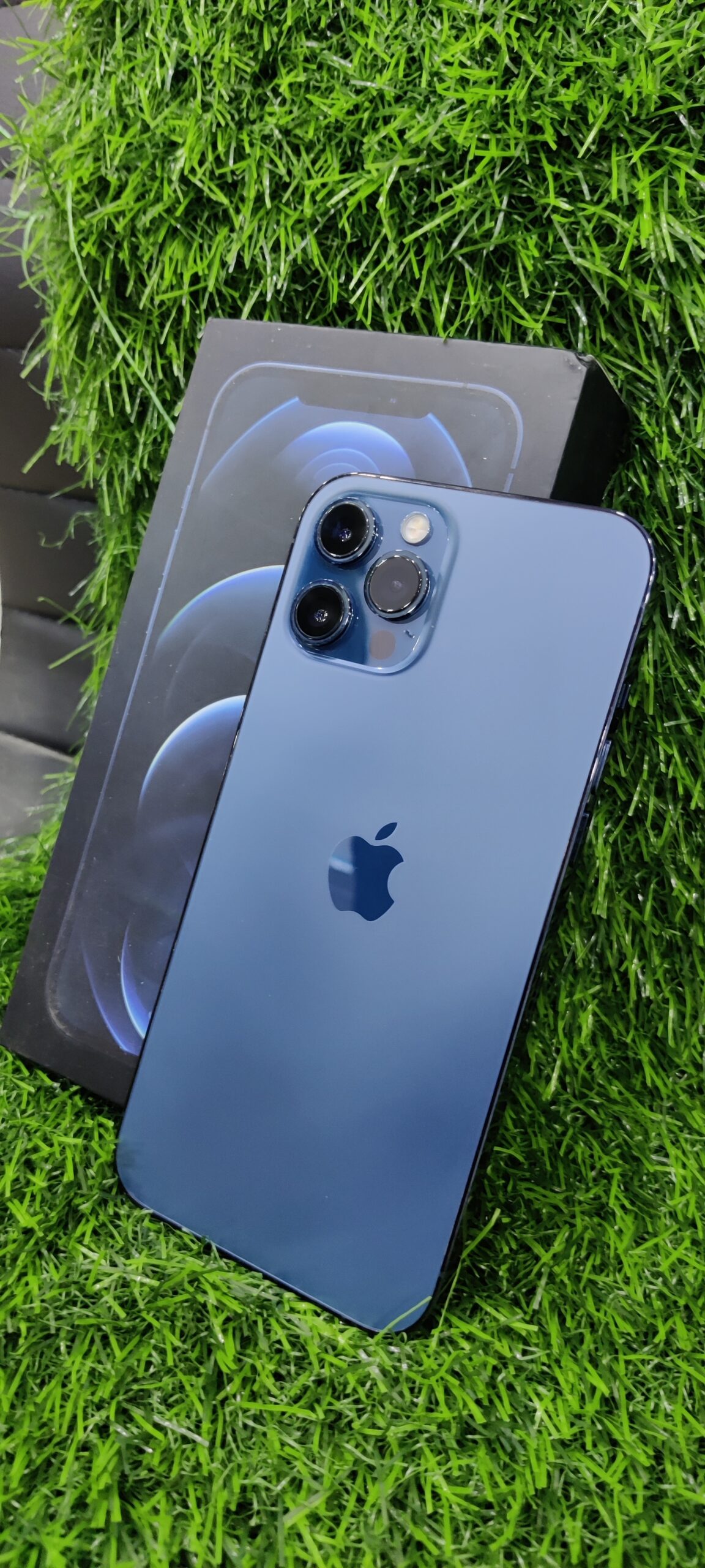 APPLE iPhone 12 Pro Max Refurbished (Pacific Blue 128GB)