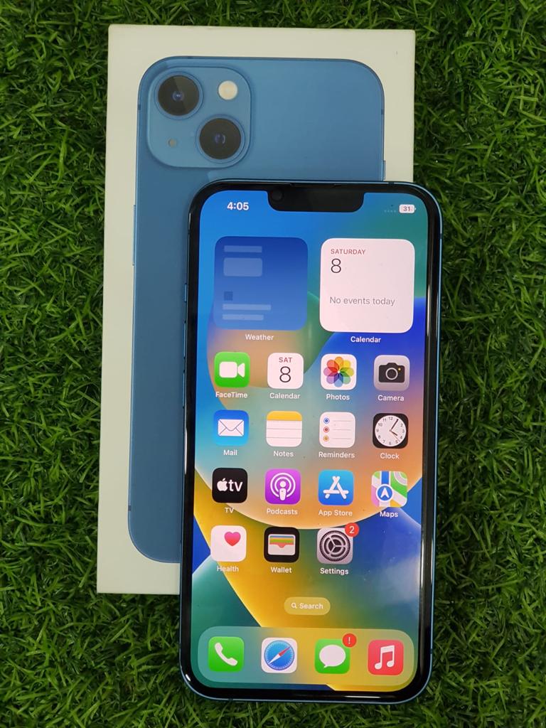 Apple iPhone 13 in Blue